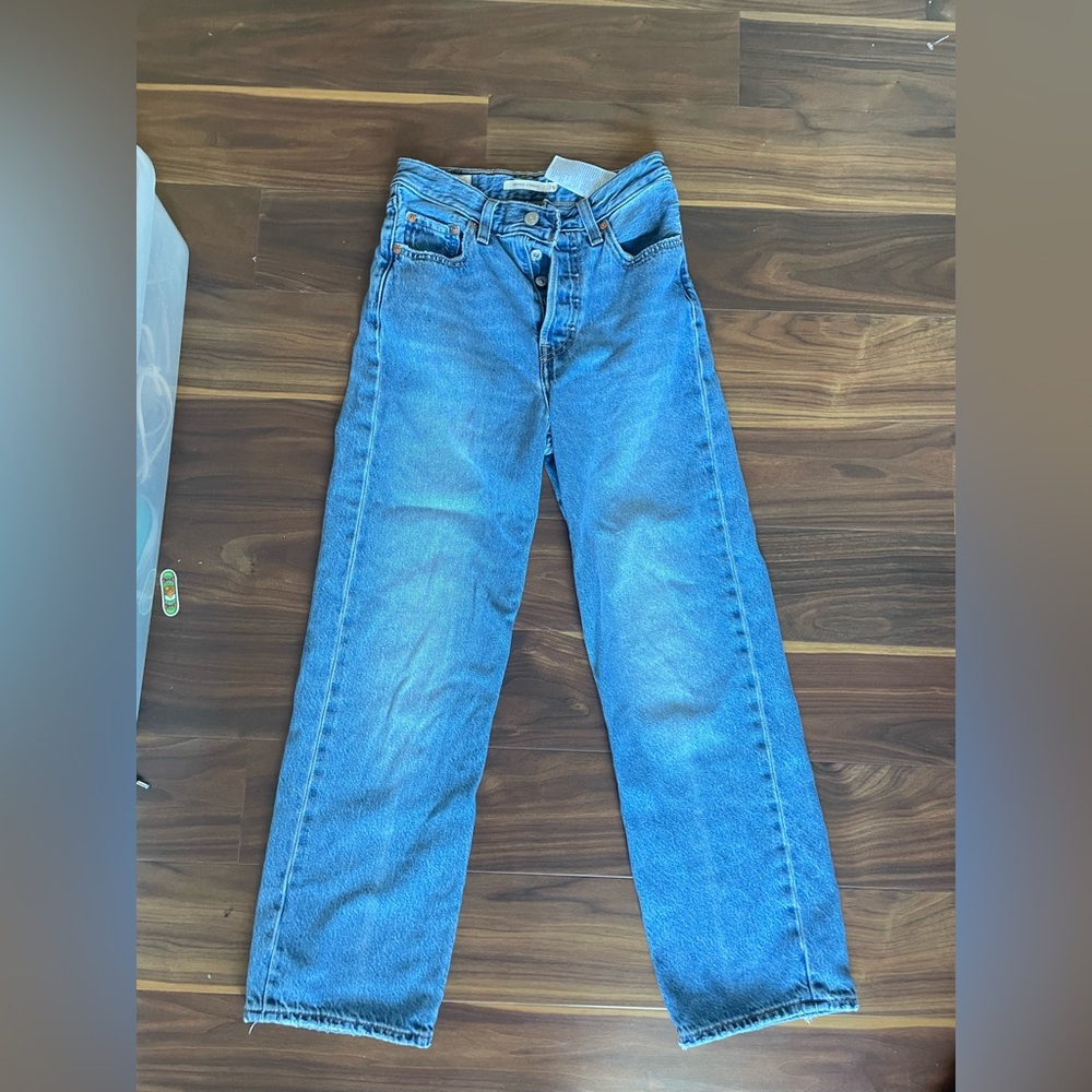 Levi’s straight ribcage jeans